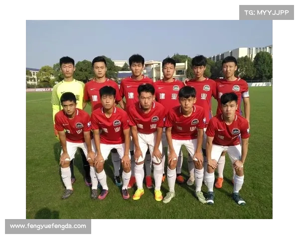 张家鸣何锦程岳博文领衔拜仁世界队出战战申花U19展现风采 张家鸣何锦程岳博文领衔拜仁世界队出战战申花U19展现风采